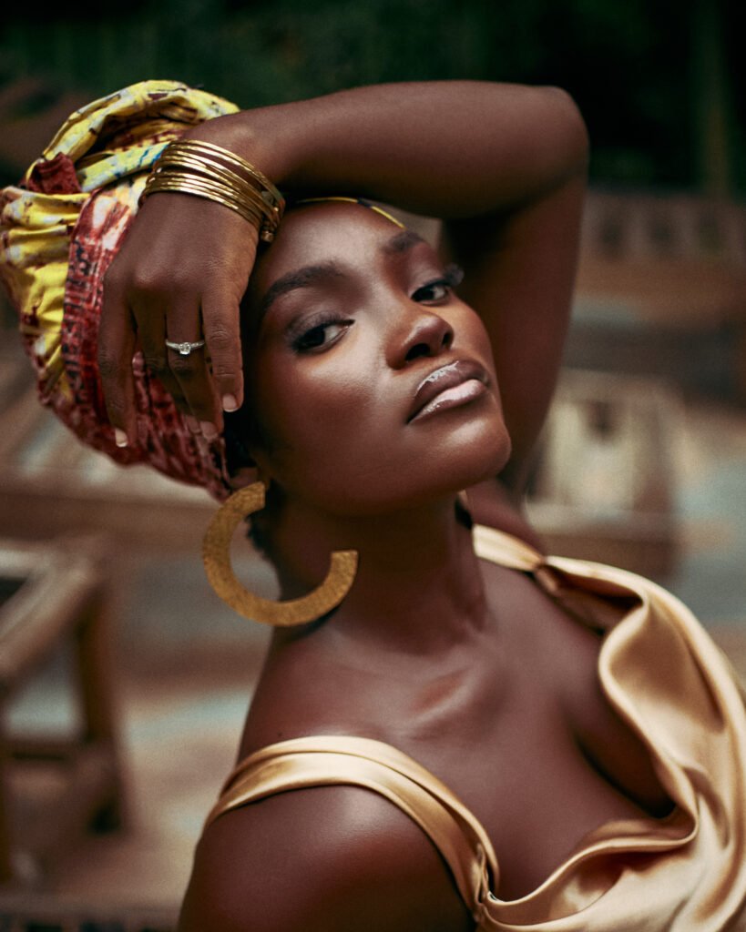 She walked into the room—grace in her step, fire in her eyes. Some women don’t speak loudly, but the world listens when they enter. Their presence is their power. Their elegance is effortless, their confidence—unshakable. That’s the story of the Zuri Earrings. Named after the Swahili word “Zuri”, meaning beautiful, these earrings are a tribute to beauty in all its forms—not just the polished surface, but the strength, softness, and stories that live beneath.