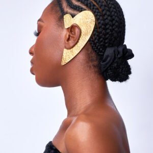 Not every crown sits on the head. Some hug the ear. There’s something about her. She doesn’t follow the crowd; she defines her own rhythm. Fearless in expression and rooted in self, she makes a statement without saying a word. That’s the essence of the Habun Ear Cuffs.